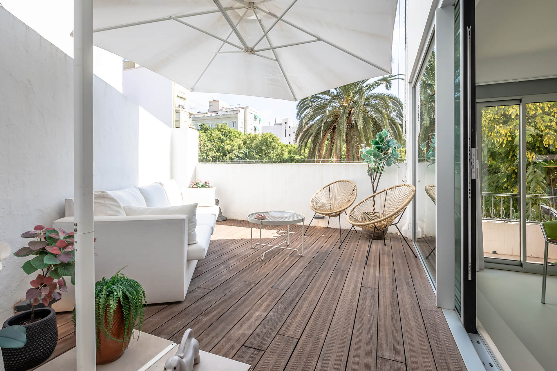 Gerenoveerd appartement met terras te koop in Valencia stad – Ruzafa