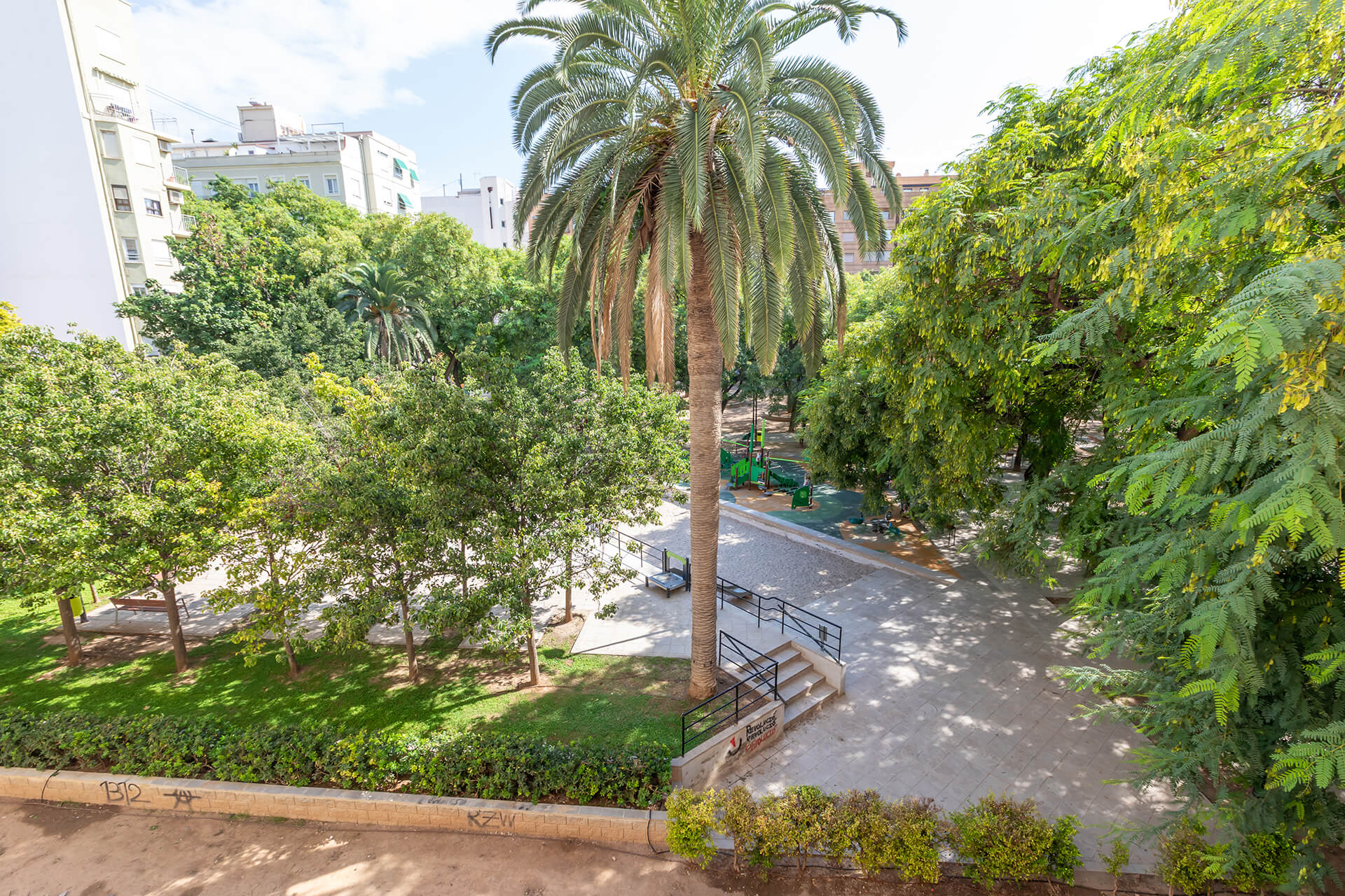 Appartement Valencia stad 20 Gerenoveerd appartement met terras te koop in Valencia stad – Ruzafa
