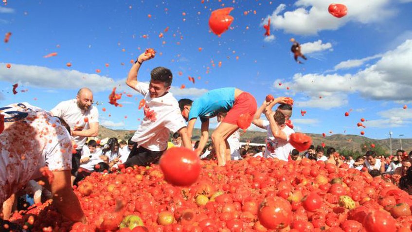 tomaten gooien- feesten in spanje - la tomatina