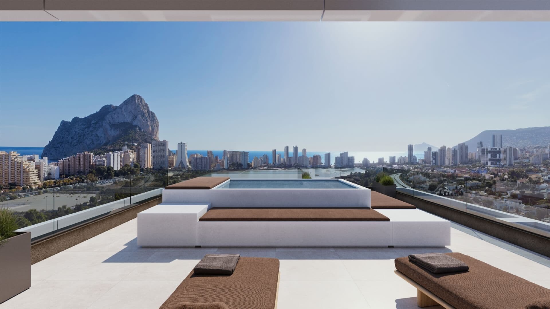 Luxe nieuwbouw duplex penthouse met zwembad in Calpe met uitzicht op zee en natuurpark Las Salinas.