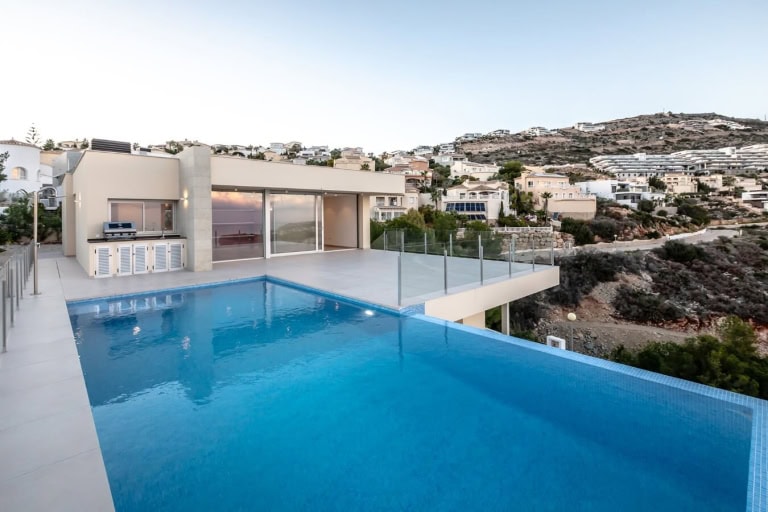 Moderne villa te koop Cumbre del Sol - zwembad