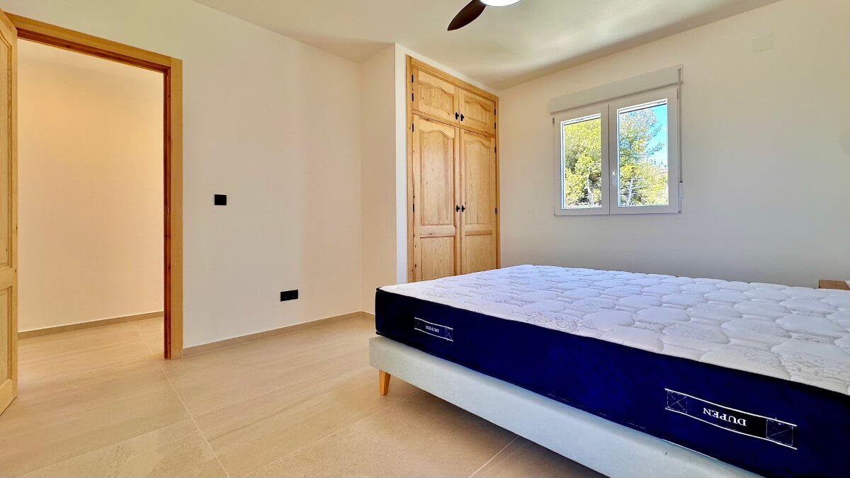 Gerenoveerde villa in Moraira met zwembad slaapkamer