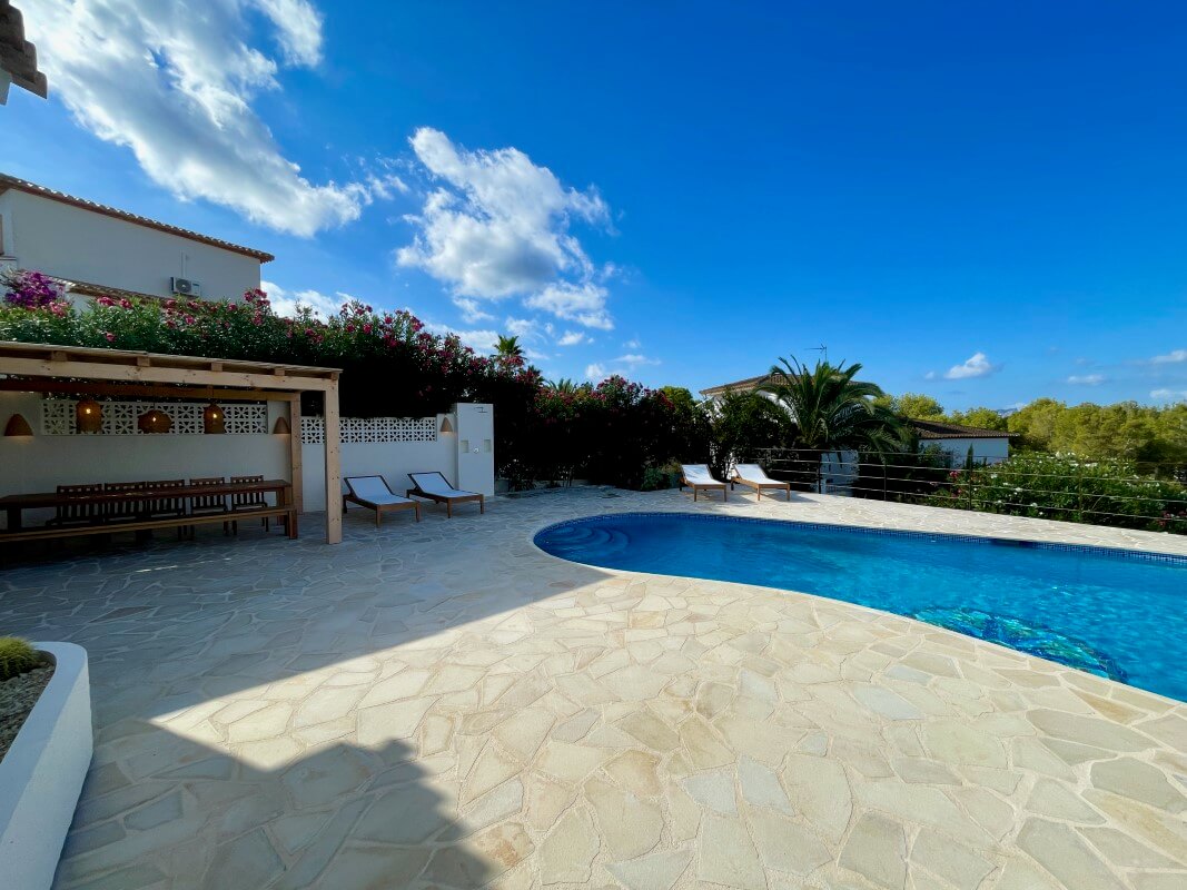 Gerenoveerde villa in Moraira met zwembad