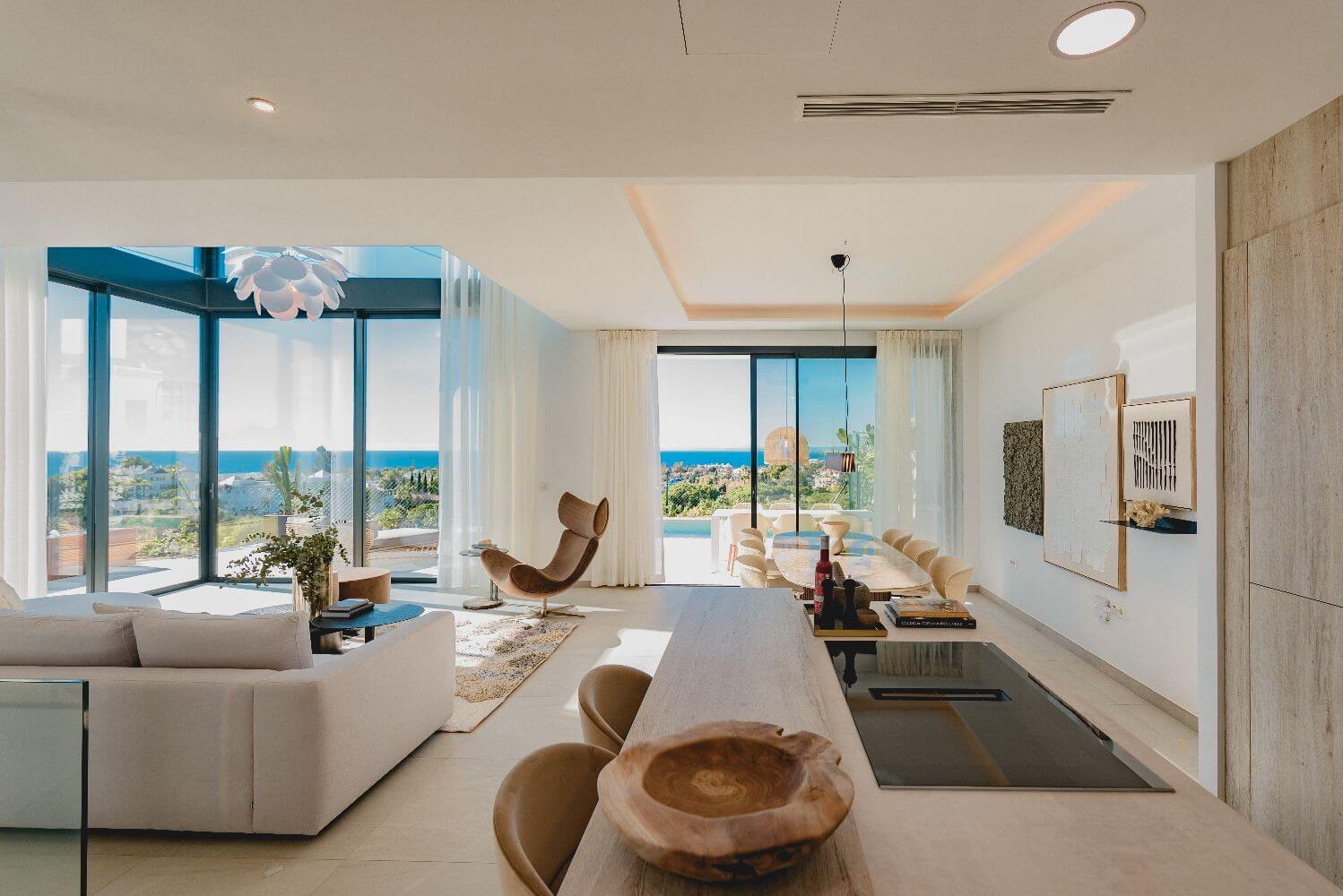 Luxe villa te koop in Marbella woonkamer, panoramisch uitzicht